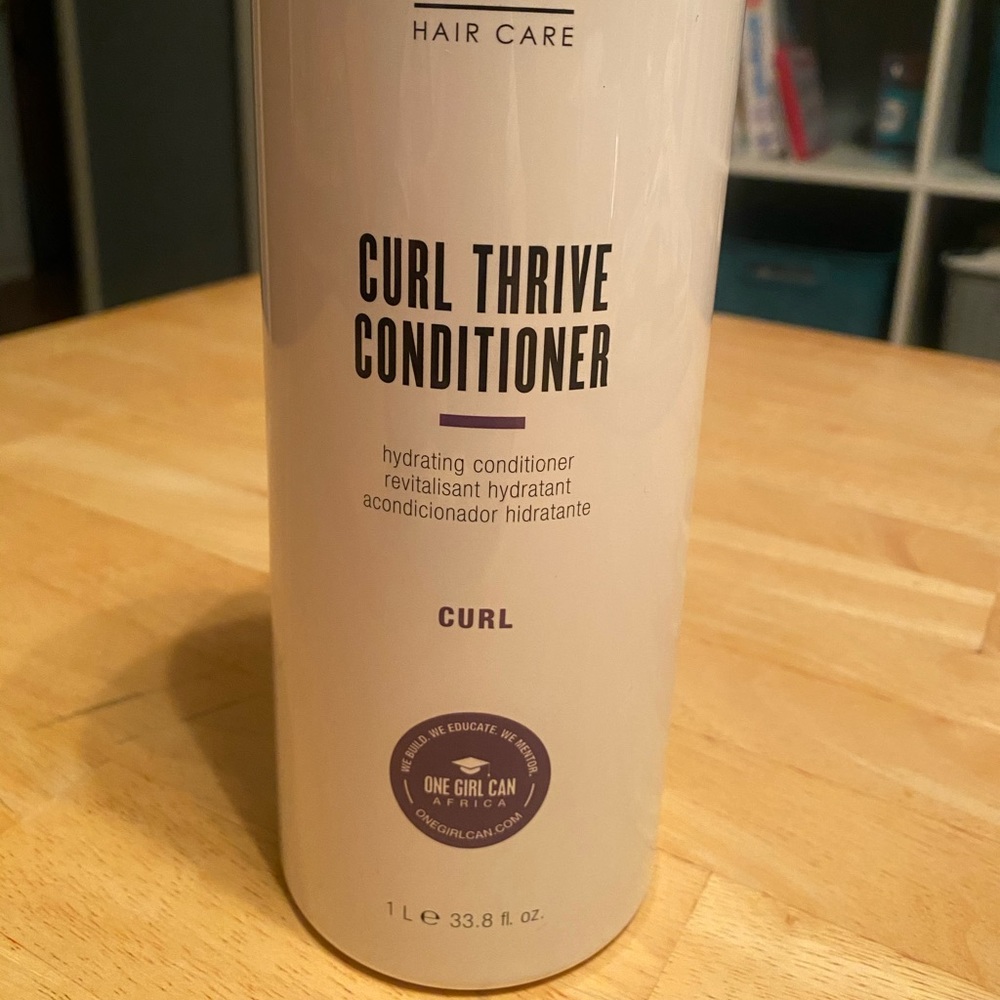 AG Curl Thrive Hydrating Conditioner 33.8 ounces